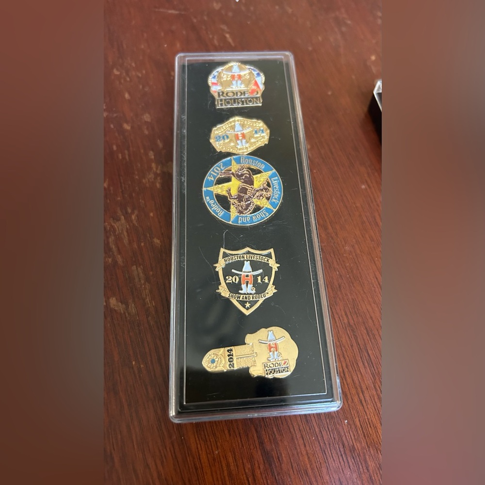 Rare 2014 Houston Livestock Show and Rodeo Pin Set